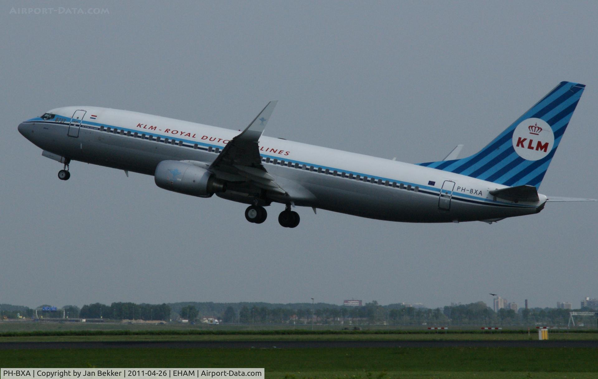 PH-BXA, 1998 Boeing 737-8K2 C/N 29131, Just after take off from the 