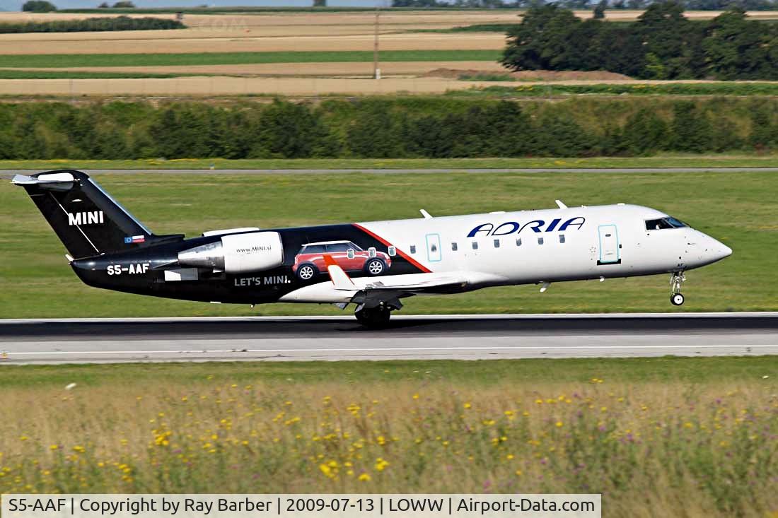 S5-AAF, 1998 Canadair CRJ-200LR (CL-600-2B19) C/N 7272, Canadair CRJ-200LR [7272] (Adria Airways) Vienna-Schwechat~OE 13/07/2009