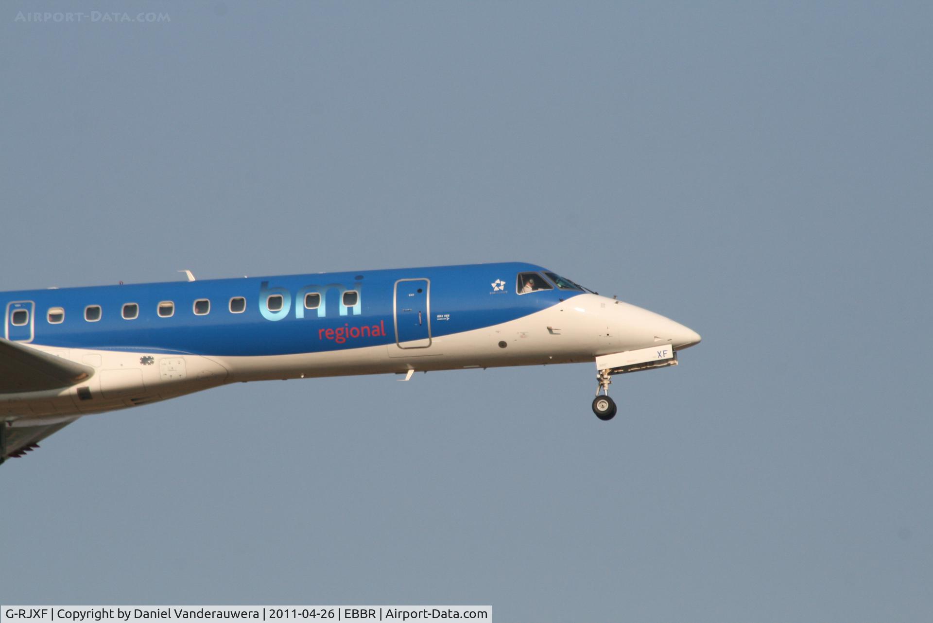 G-RJXF, 2000 Embraer EMB-145EP (ERJ-145EP) C/N 145280, Arrival of flight SN2060 to RWY 02