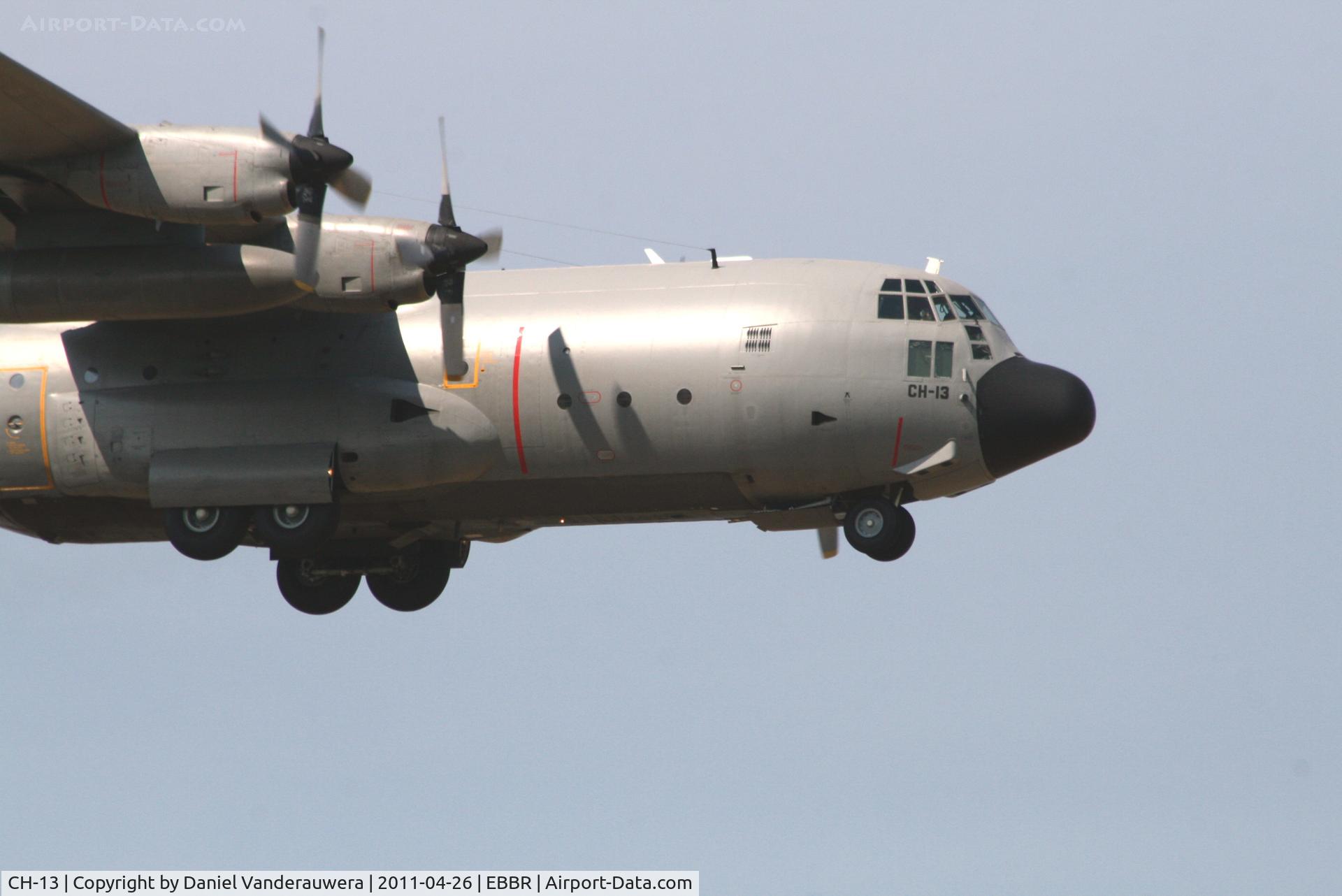 CH-13, 1965 Lockheed WC-130E Hercules C/N 382-4047, Descending to RWY 02