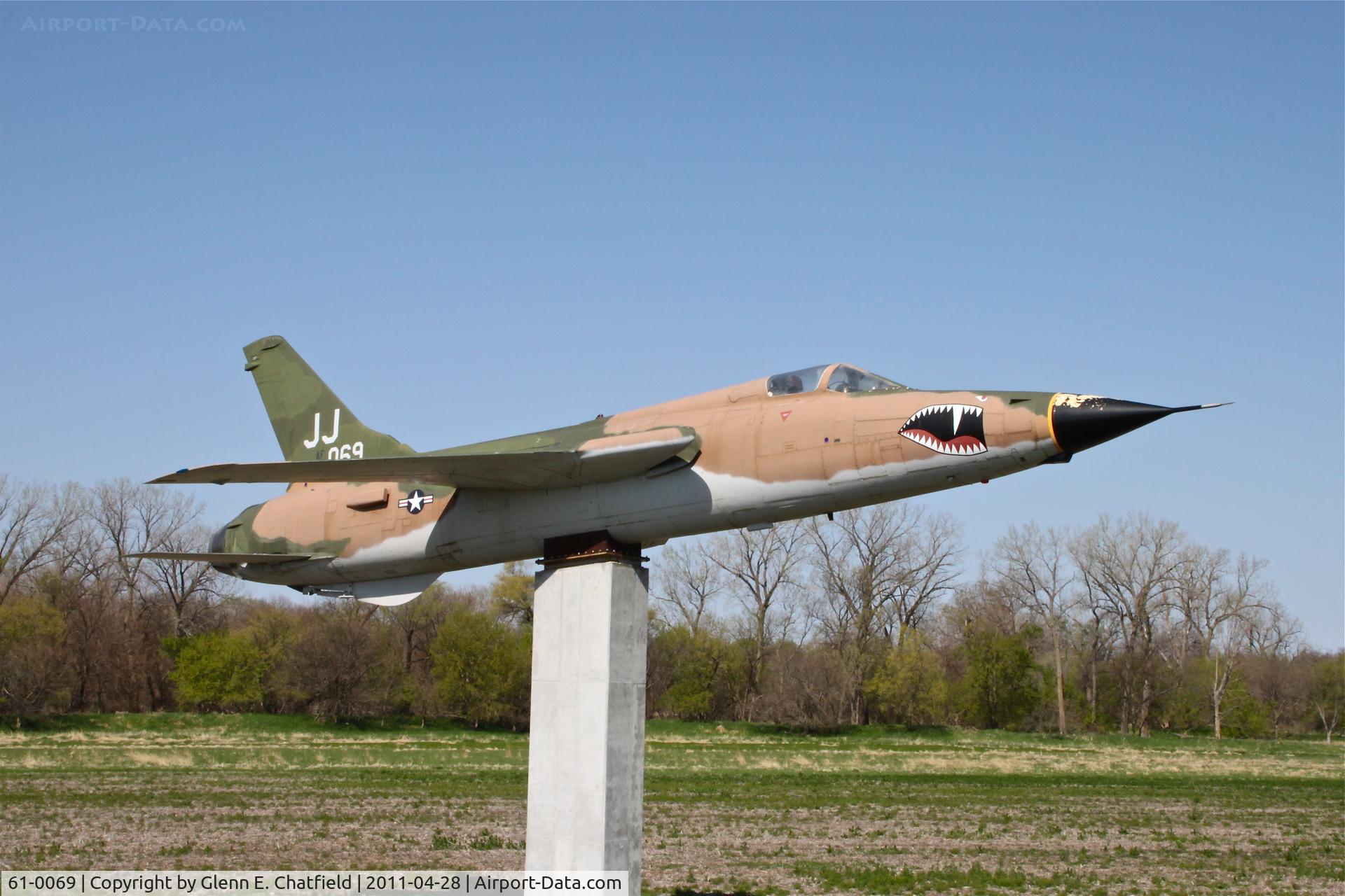 61-0069, 1961 Republic F-105D-15-RE Thunderchief C/N D264, On a post by I-80 near the exit to the Strategic Air & Space Museum in Ashland, NE