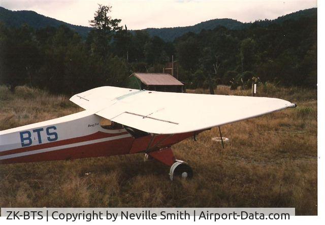 ZK-BTS, Piper PA-18-150 Super Cub Super Cub C/N 18-6201, ZK BTS  Lower Te Hoe River bushstrip 1989