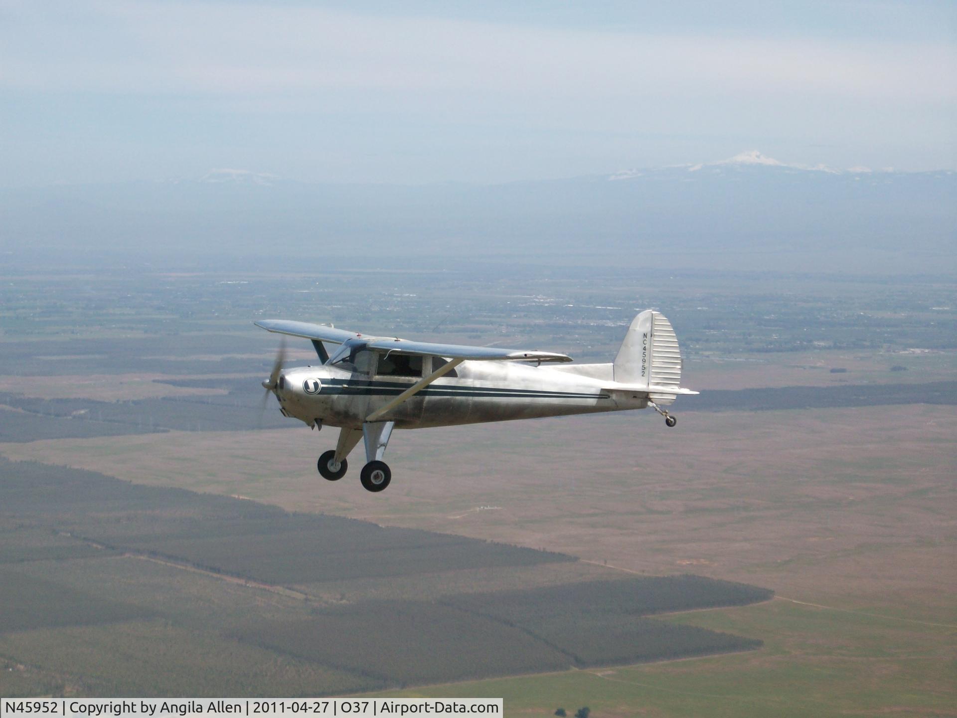 N45952, 1946 Luscombe 8A C/N 2479, Picture taken with Mt. Lassen in the background.   Taken from MY Cessna 170.