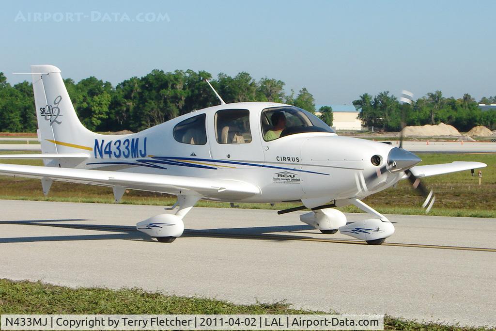 N433MJ, 2004 Cirrus SR20 C/N 1469, 2011 Sun n Fun at Lakeland Florida