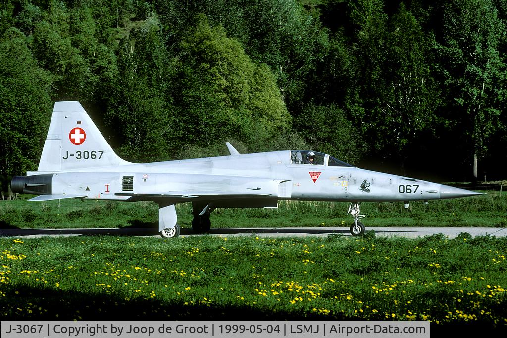 J-3067, Northrop F-5E Tiger II C/N L.1067, evening mission during the 1999 Wiederholungskurs.