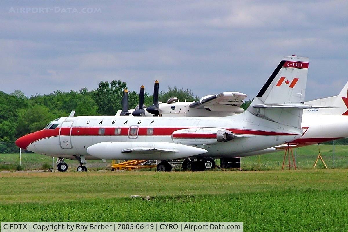 C-FDTX, 1961 Lockheed L-1329 JetStar 6 C/N 5018, Lockheed Jetstar 6 [5018] Ottawa-Rockcliffe~C 19/06/2005