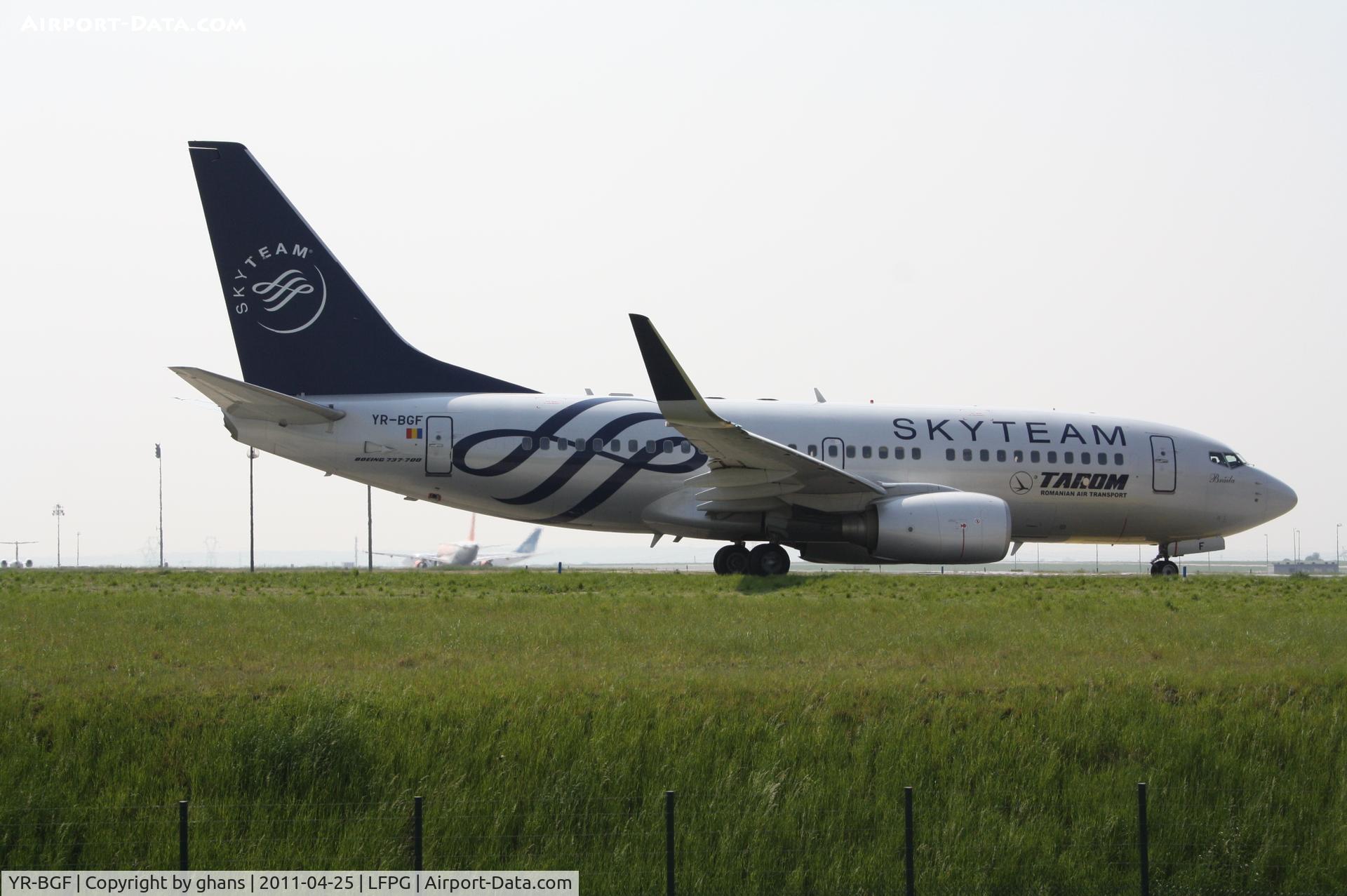 YR-BGF, 2001 Boeing 737-78J C/N 28440, Skyteam colors