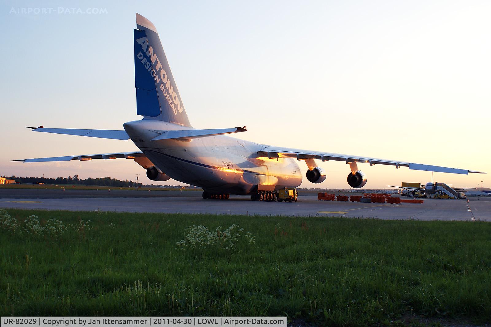 UR-82029, 1991 Antonov An-124-100 Ruslan C/N 19530502630/0210, UR-82029 @ LOWL