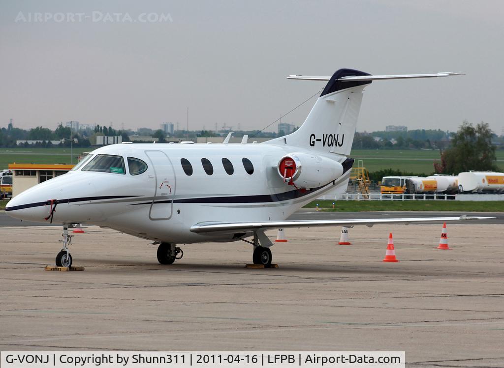 G-VONJ, 2003 Raytheon 390 Premier I C/N RB-66, Parked...