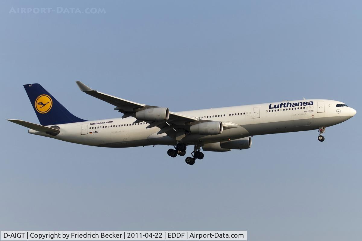 D-AIGT, 1999 Airbus A340-313 C/N 304, on final
