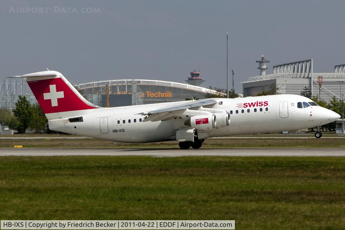 HB-IXS, 1995 British Aerospace Avro 146-RJ100 C/N E3280, departure via RW18W
