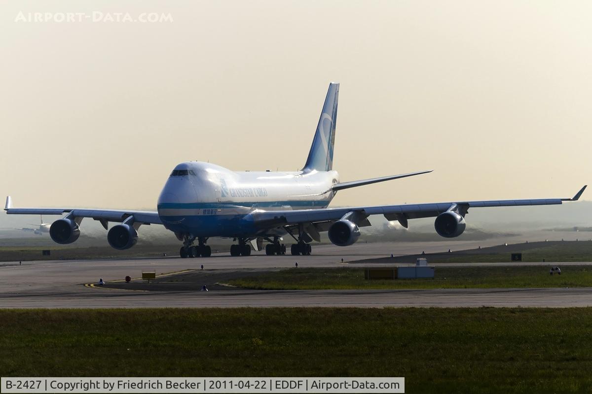 B-2427, 1996 Boeing 747-4B5F C/N 26401, taxying to the active on a early morning departure