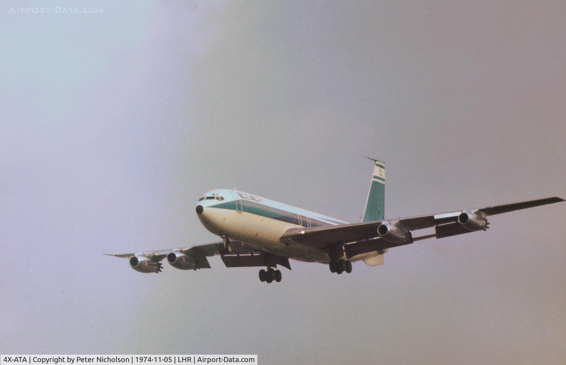 4X-ATA, 1961 Boeing 707-458 C/N 18070/205, Boeing 707-458 of El Al on final approach to Heathrow in November 1974.