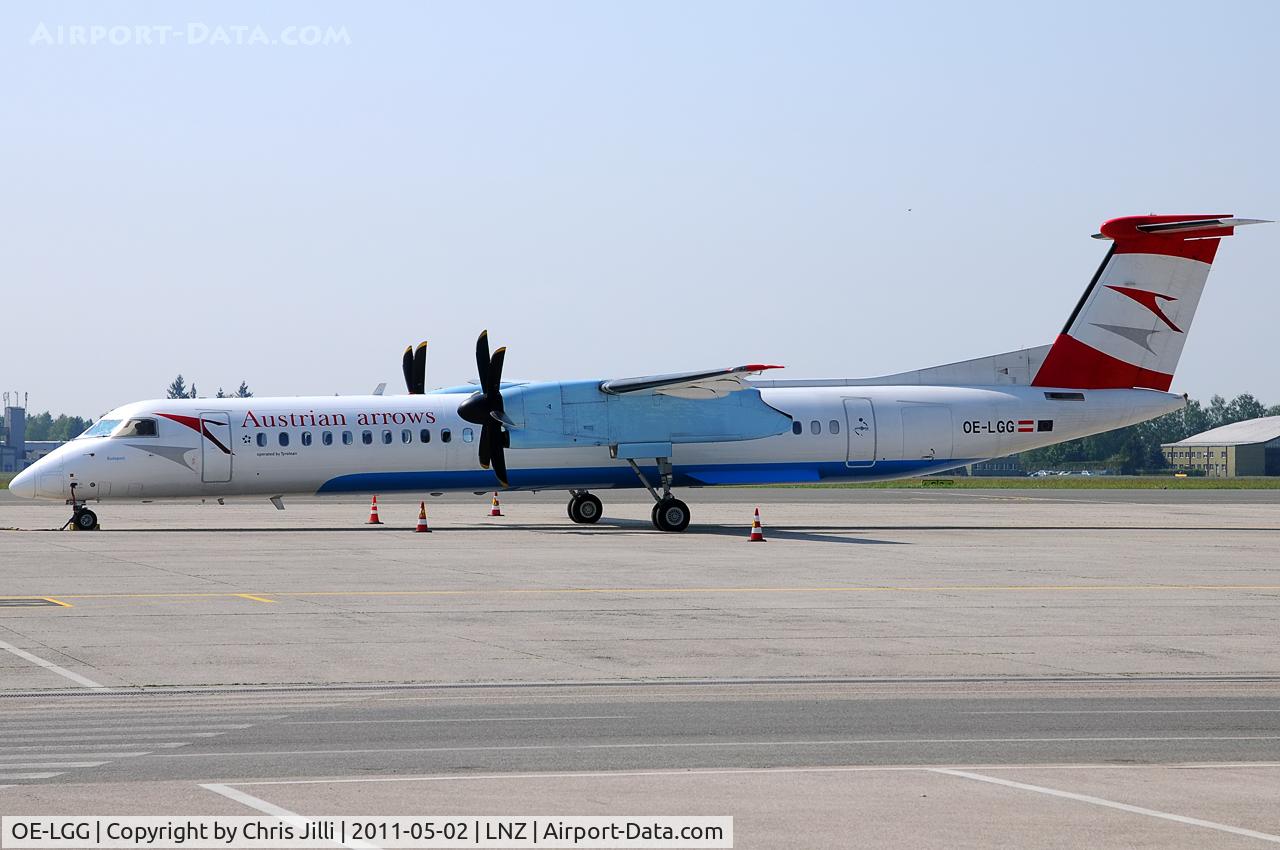 OE-LGG, 2002 De Havilland Canada DHC-8-402Q Dash 8 C/N 4074, Austrian arrows