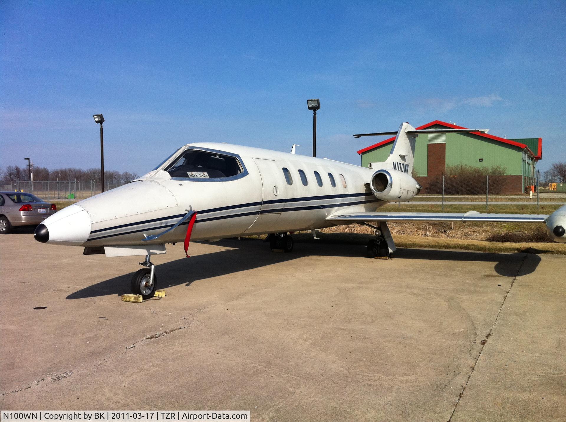 N100WN, 1979 Gates Learjet 25D C/N 288, Willie Nelson's Lear Jet
Converted for cargo