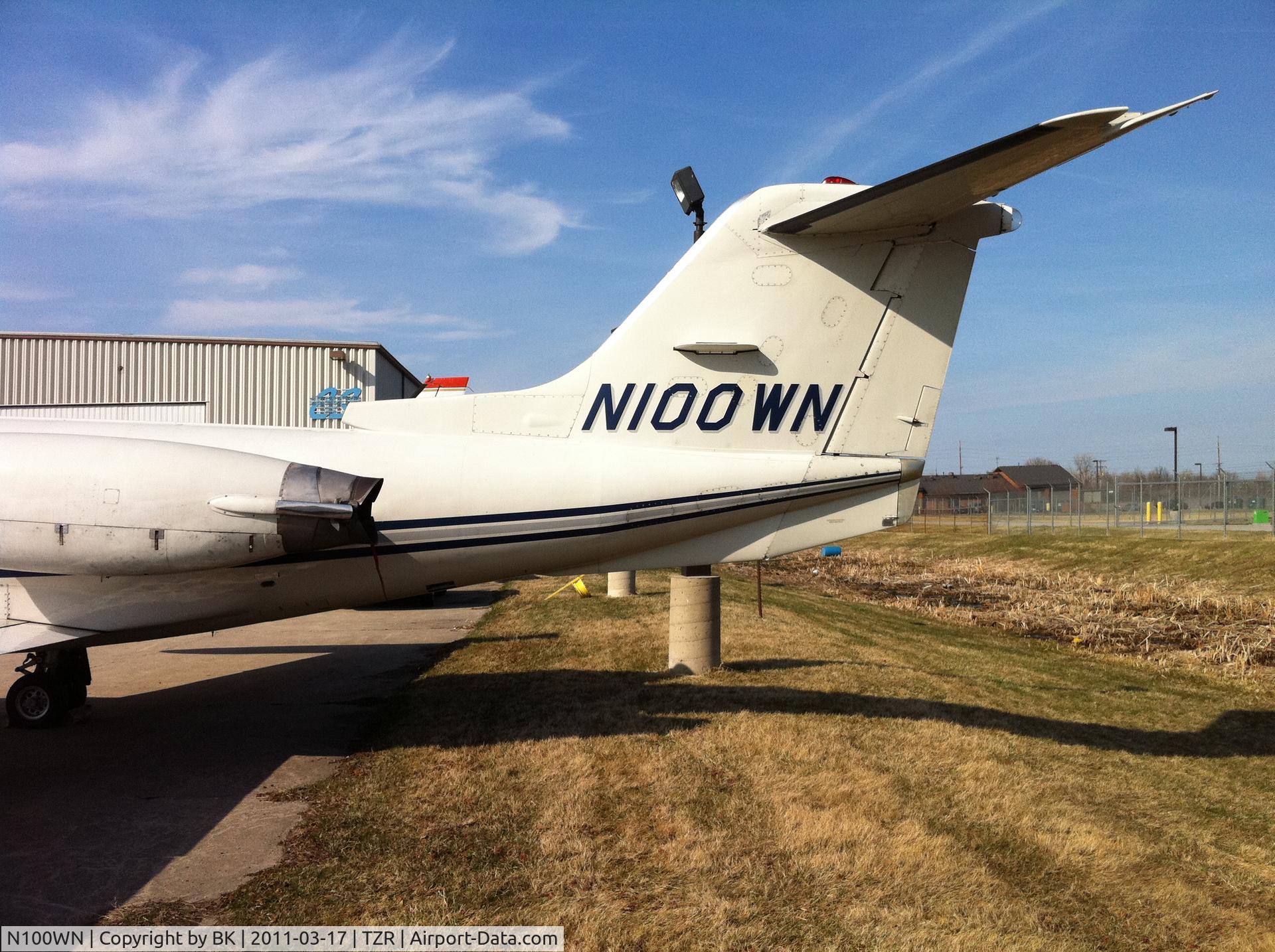 N100WN, 1979 Gates Learjet 25D C/N 288, Willie Nelson's Private Plane