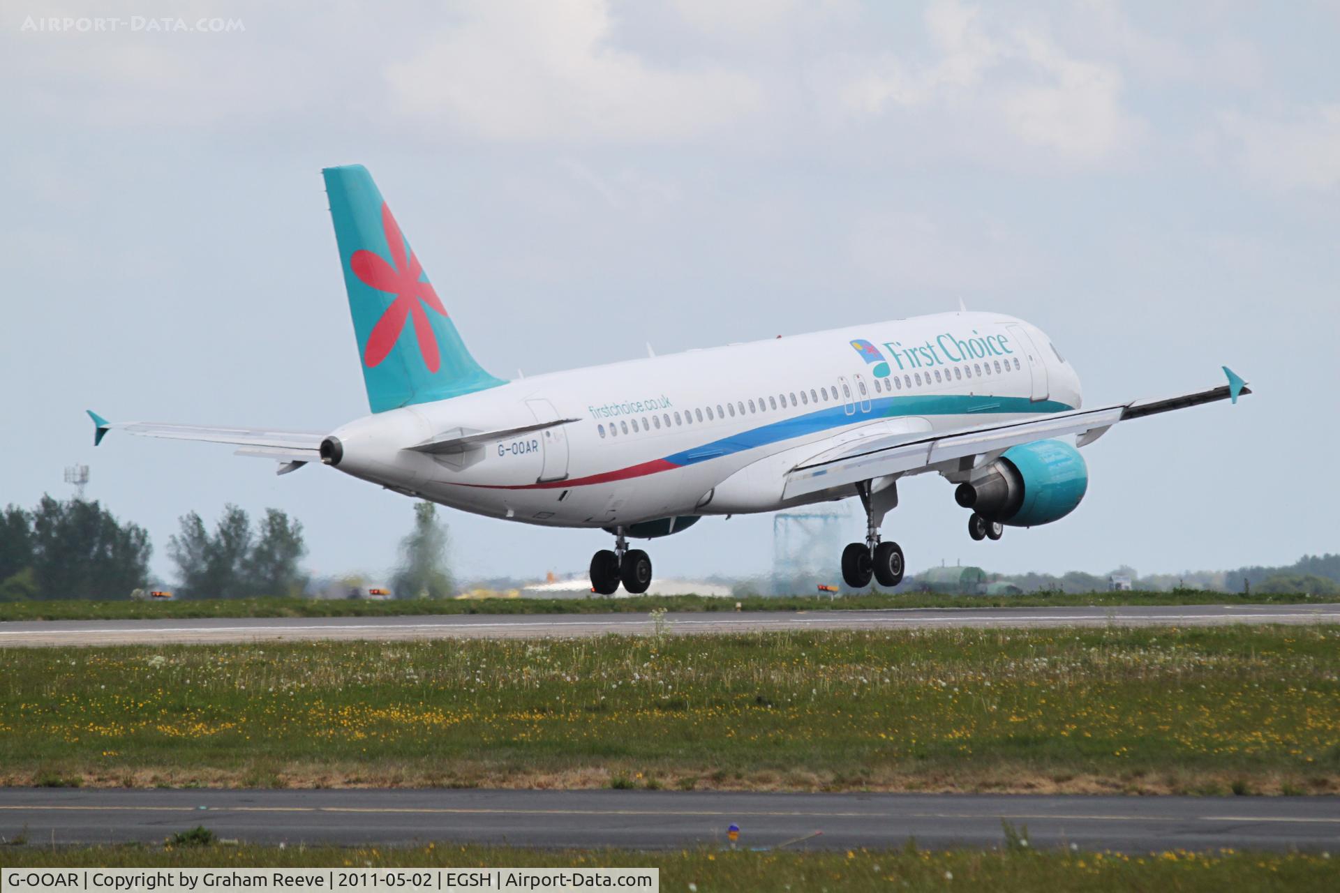 G-OOAR, 2000 Airbus A320-214 C/N 1320, About to touch down.