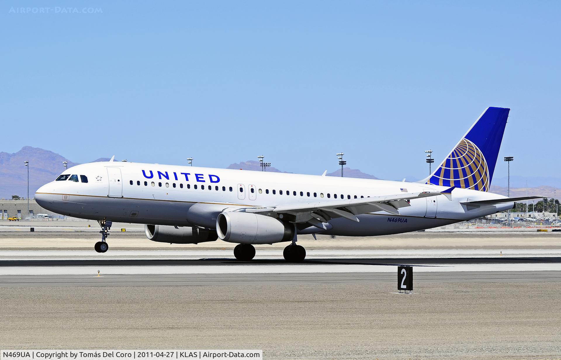 N469UA, 2001 Airbus A320-232 C/N 1409, United Airlines Airbus A320-232 N469UA (cn 1409)

New colors...

Las Vegas - McCarran International (LAS / KLAS)
USA - Nevada, April 27, 2011
Photo: Tomás Del Coro