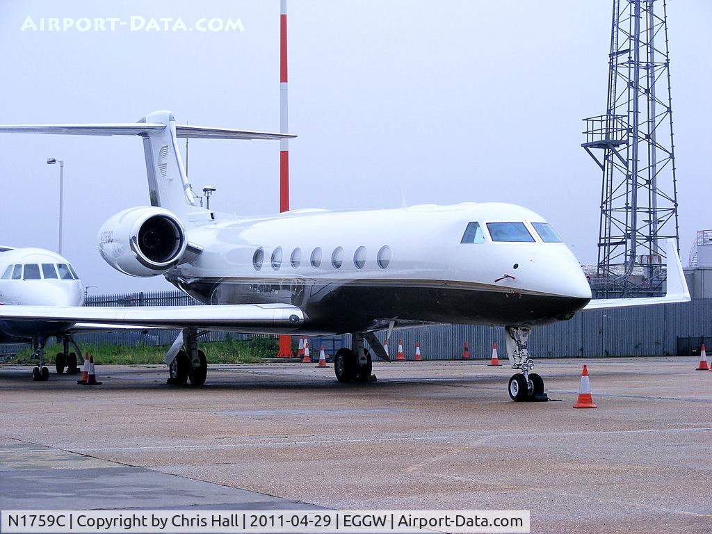 N1759C, 2006 Gulfstream Aerospace GV-SP (G550) C/N 5128, on the Signature Flight Support ramp