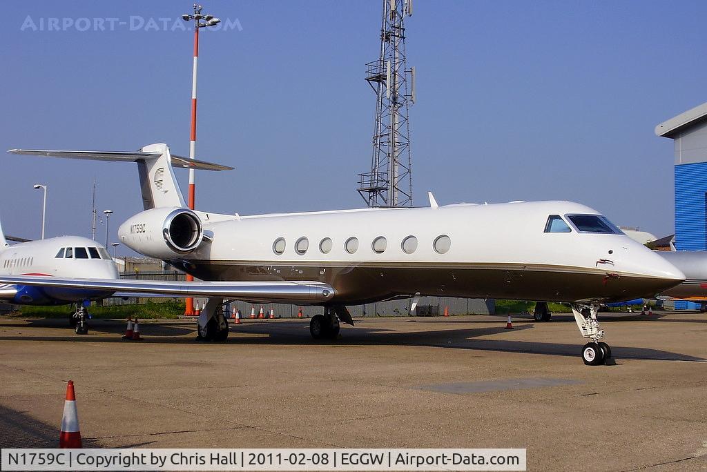 N1759C, 2006 Gulfstream Aerospace GV-SP (G550) C/N 5128, on the Signature Flight Support ramp