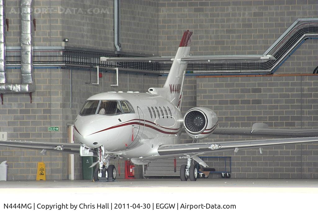 N444MG, 1999 Raytheon Hawker 800XP C/N 258415, inside the Signature Flight Support hangar