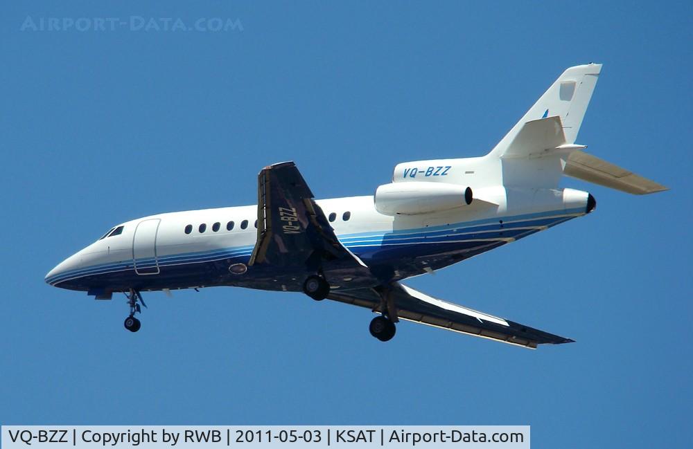 VQ-BZZ, 1990 Dassault Falcon 900 C/N 87, Landing 30L