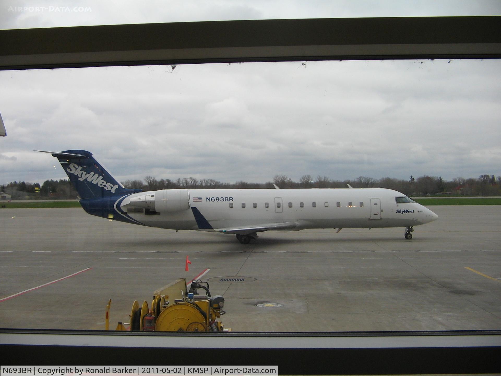 N693BR, 2003 Bombardier CRJ-200ER (CL-600-2B19) C/N 7761, MSP, MN