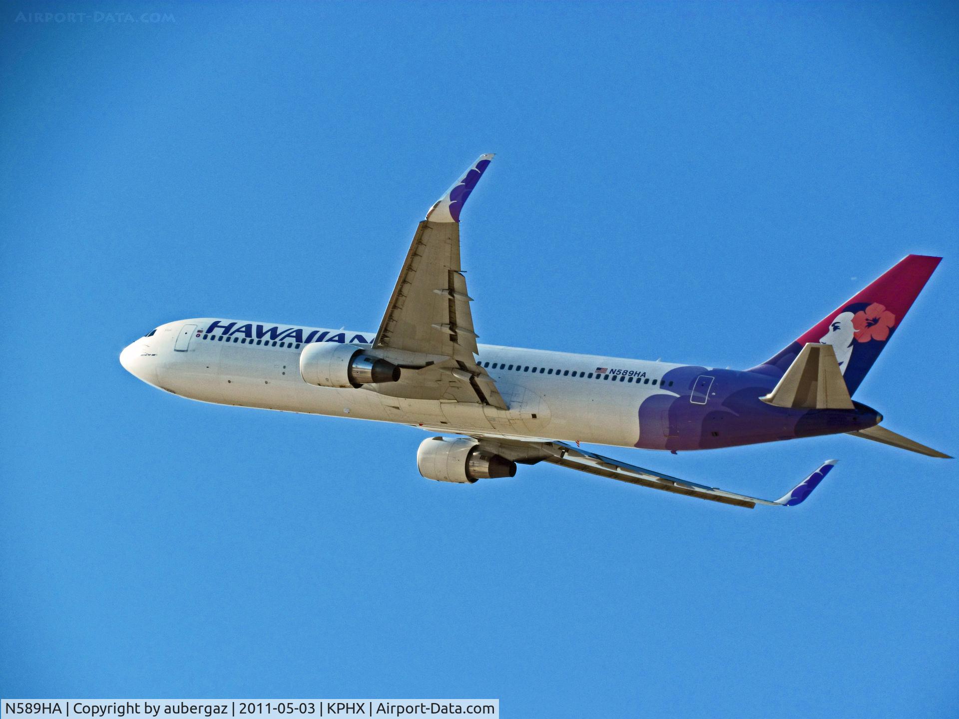 N589HA, 2002 Boeing 767-33A C/N 33422, Morning departure from PHX