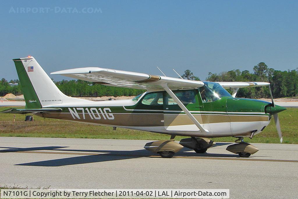 N7101G, 1969 Cessna 172K Skyhawk C/N 17258801, 2011 Sun n Fun at Lakeland , Florida