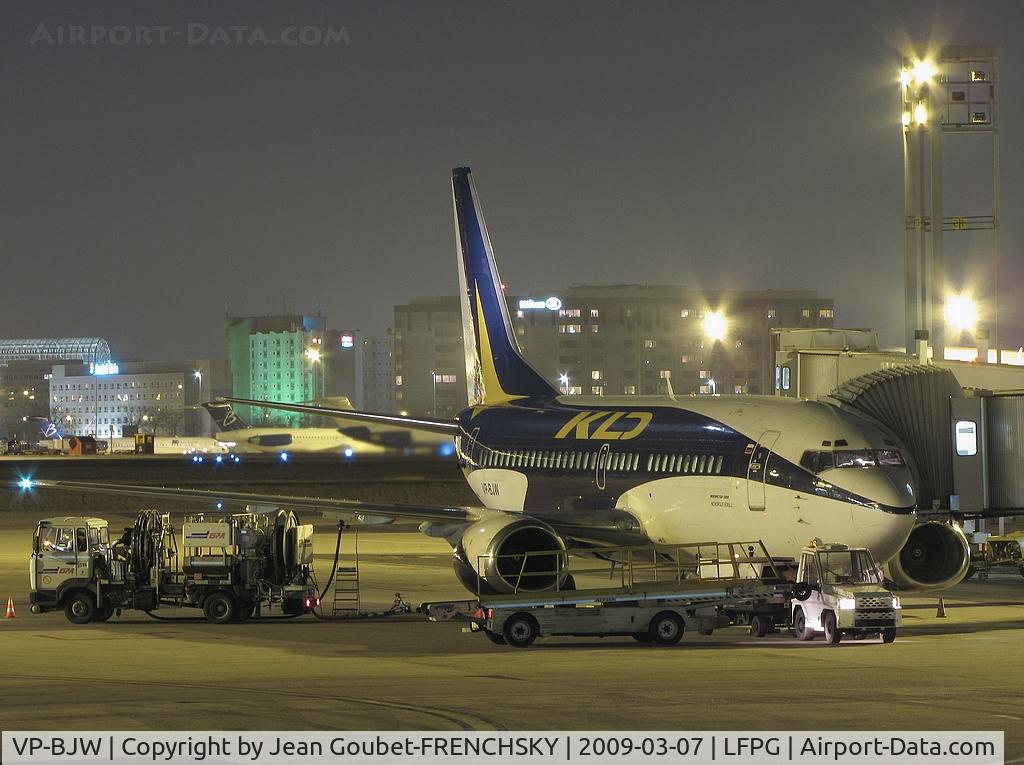 VP-BJW, 1987 Boeing 737-301 C/N 23551, KLD at T1