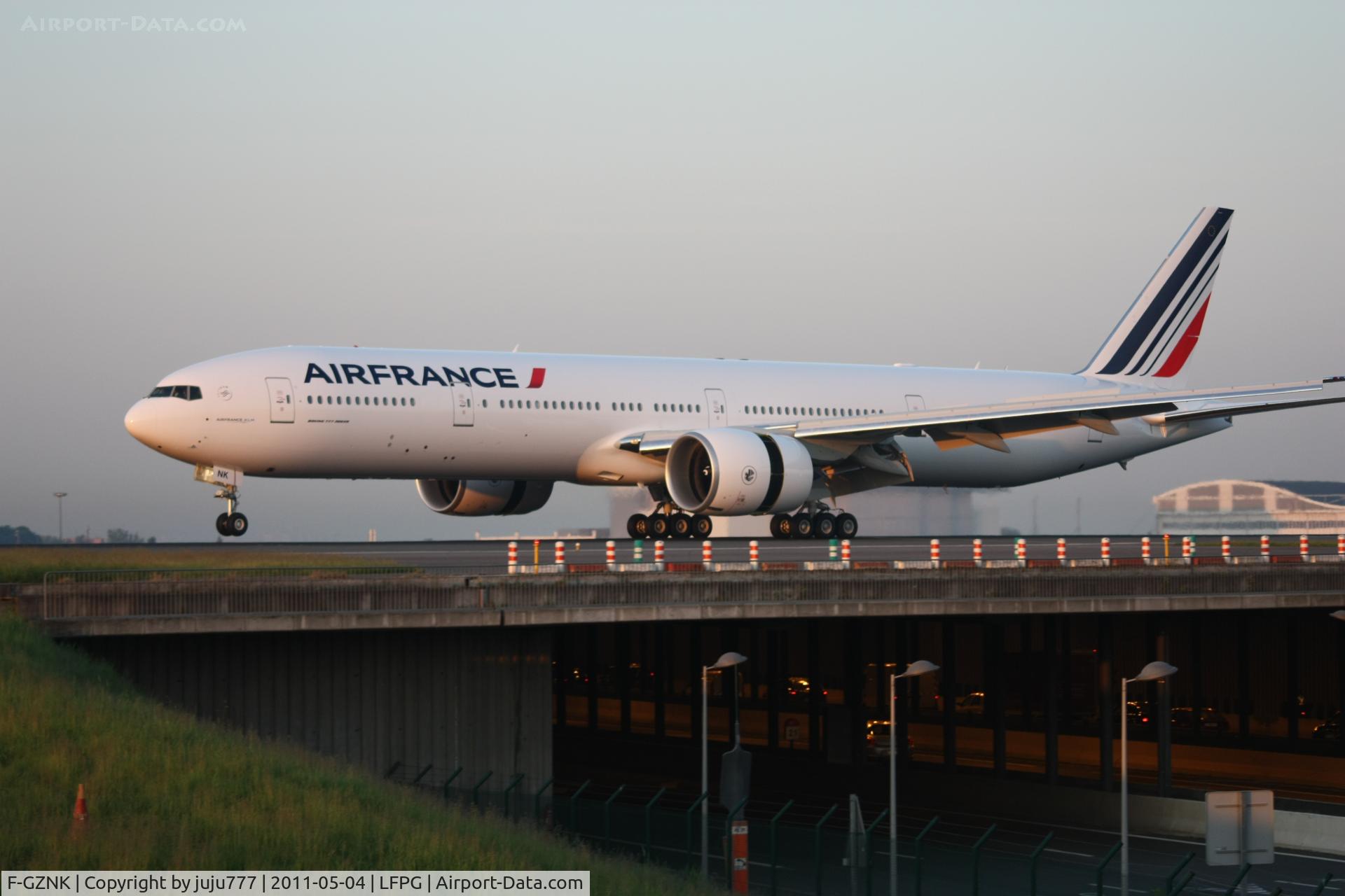 F-GZNK, 2011 Boeing 777-328/ER C/N 39971, on delivry at CDG for Air France