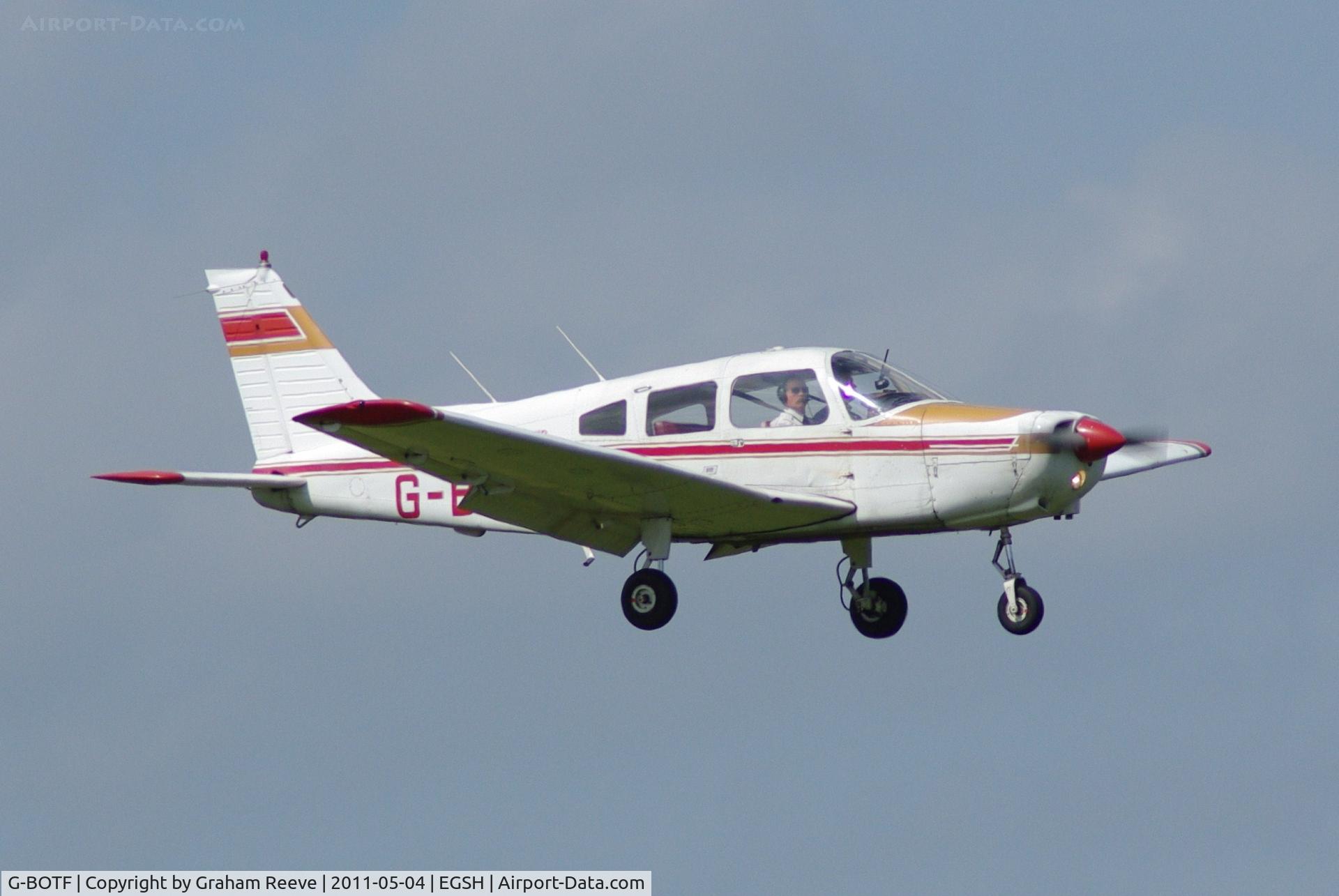 G-BOTF, 1975 Piper PA-28-151 Cherokee Warrior C/N 28-7515436, Landing at Norwich.