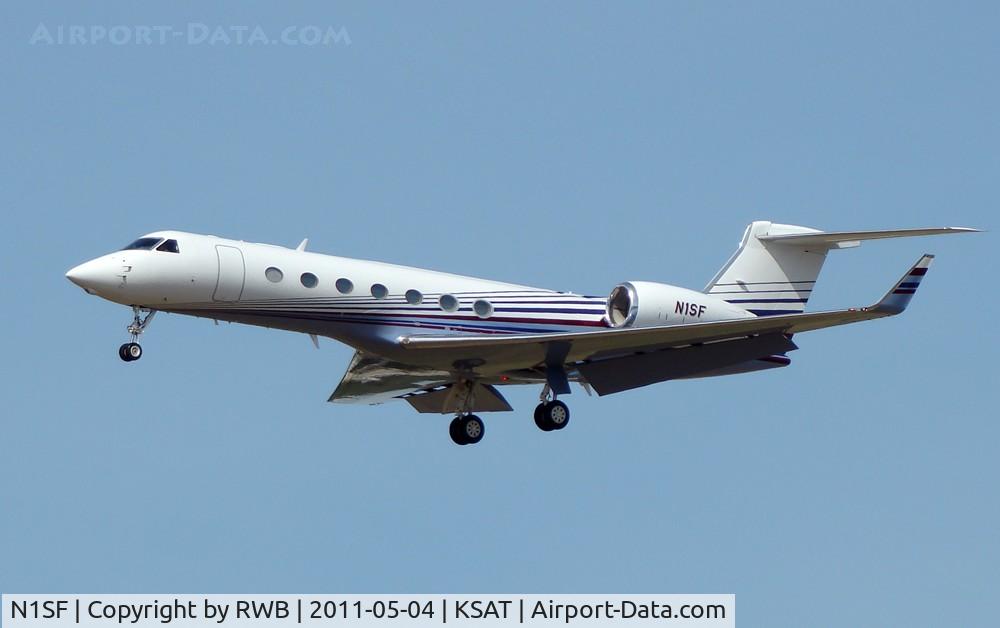 N1SF, 2008 Gulfstream Aerospace GV-SP (G550) C/N 5202, Landing 12R