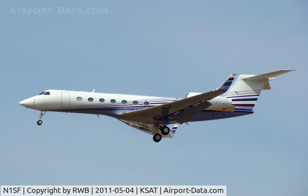 N1SF, 2008 Gulfstream Aerospace GV-SP (G550) C/N 5202, Landing 12R