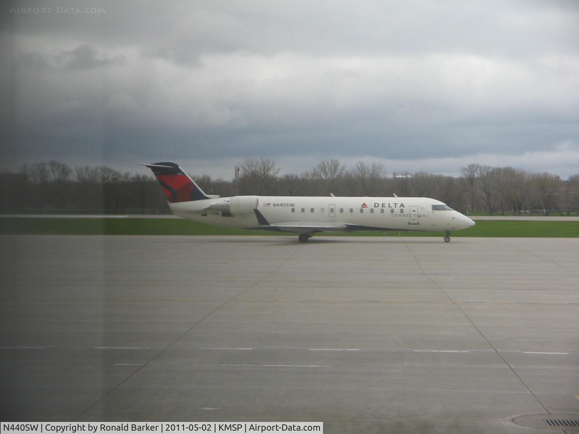 N440SW, 2001 Bombardier CRJ-200LR (CL-600-2B19) C/N 7589, MSP, MN