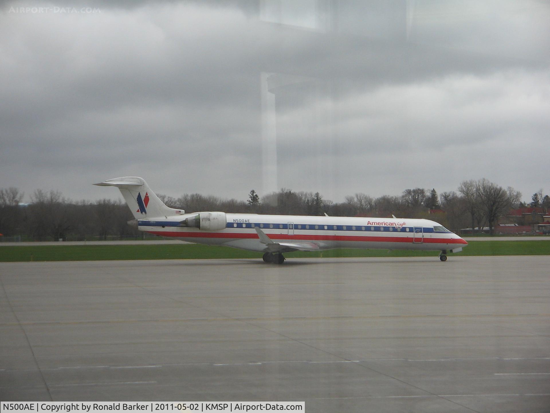 N500AE, 2001 Bombardier CRJ-701 (CL-600-2C10) Regional Jet C/N 10025, MSP, MN