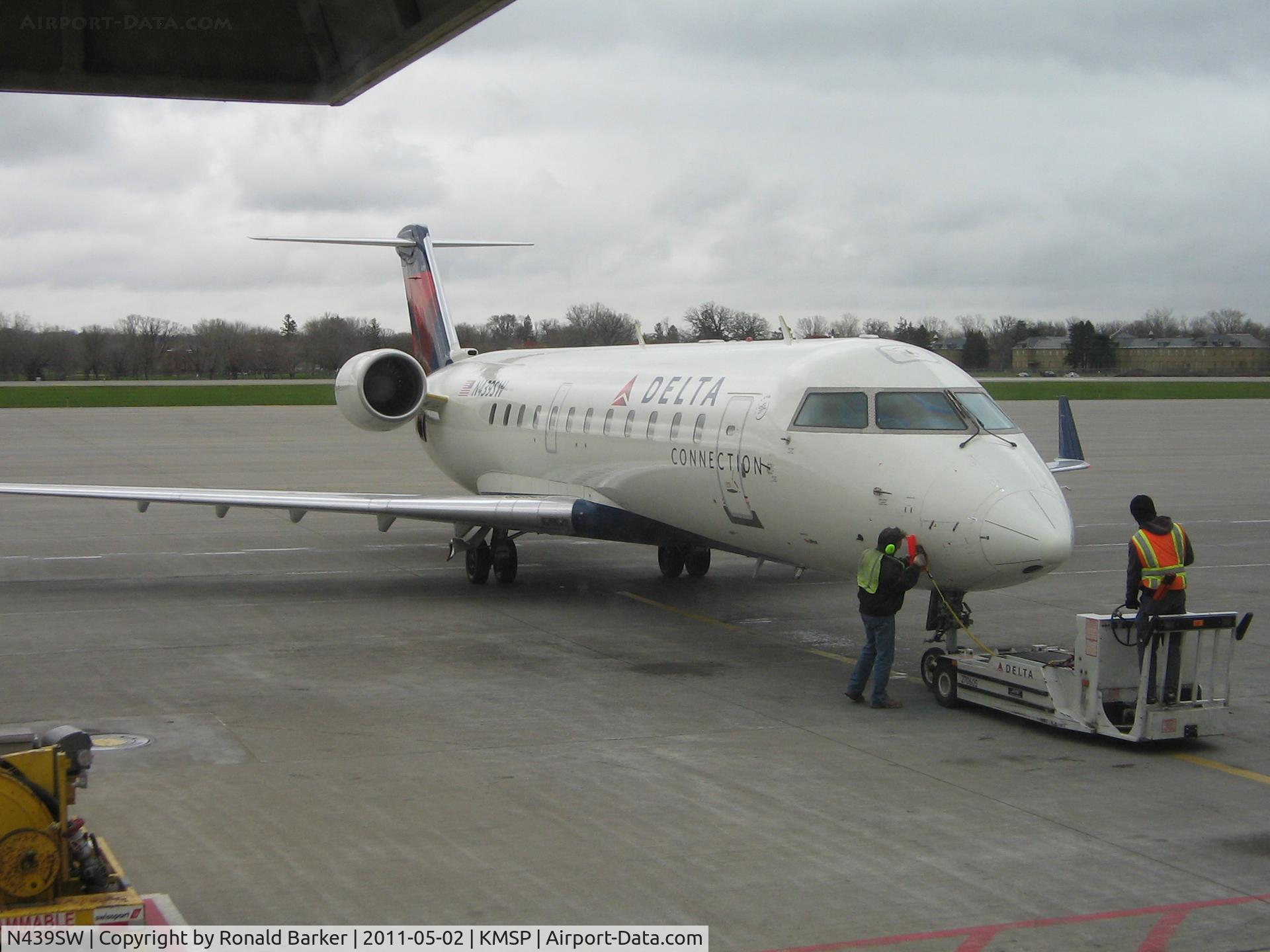 N439SW, 2001 Bombardier CRJ-200LR (CL-600-2B19) C/N 7578, MSP, MN