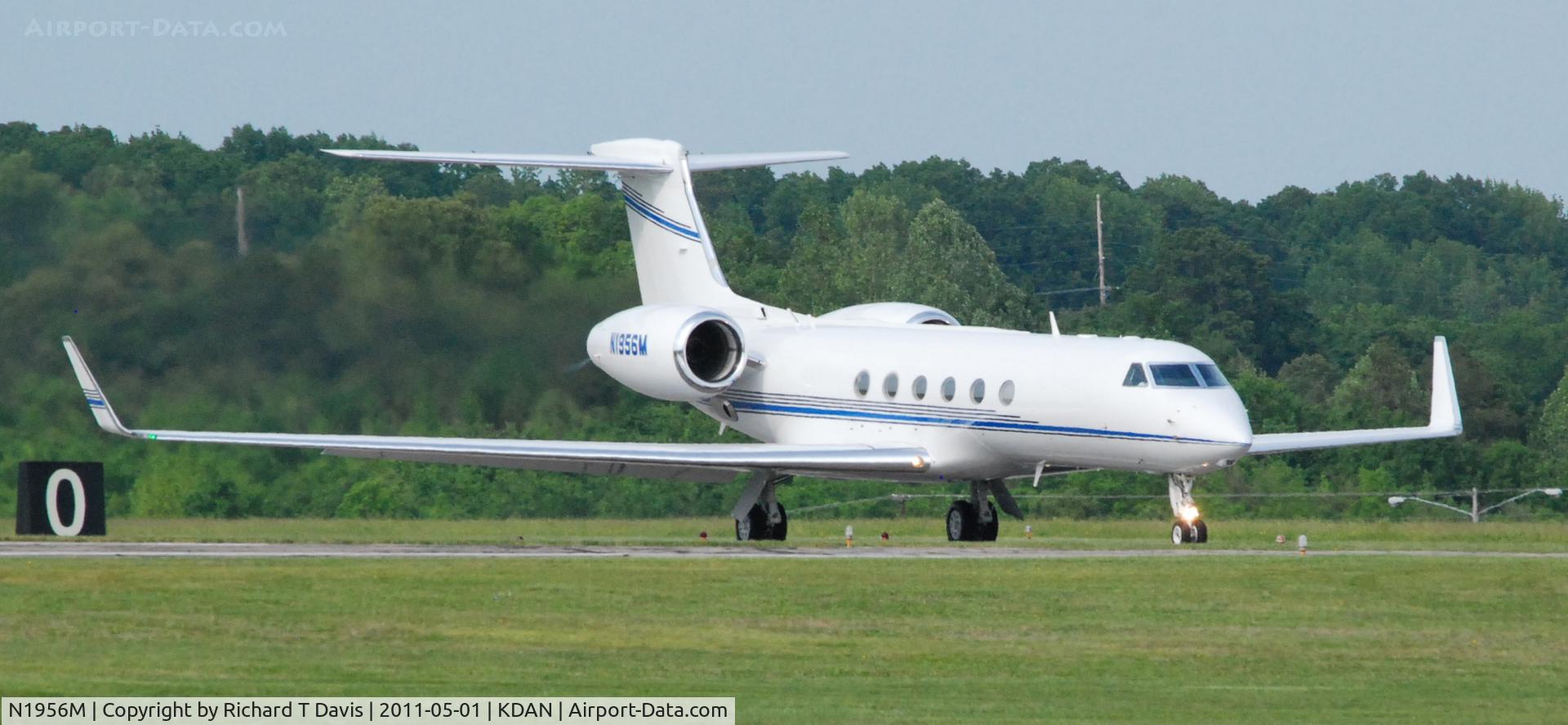N1956M, 2002 Gulfstream Aerospace G-V C/N 675, 2002 Gulfstream in Danville Va.