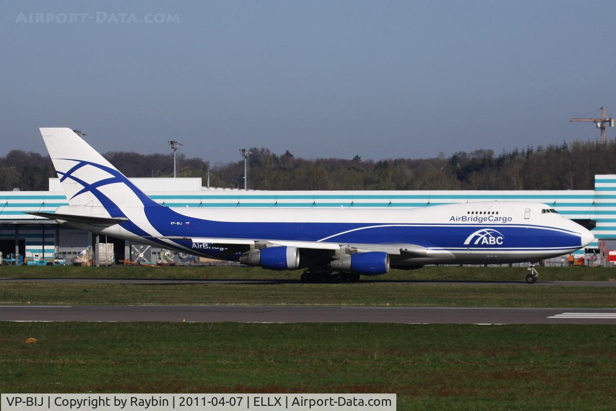 VP-BIJ, 1991 Boeing 747-281F/SCD C/N 25171, Taxiing to rwy 24