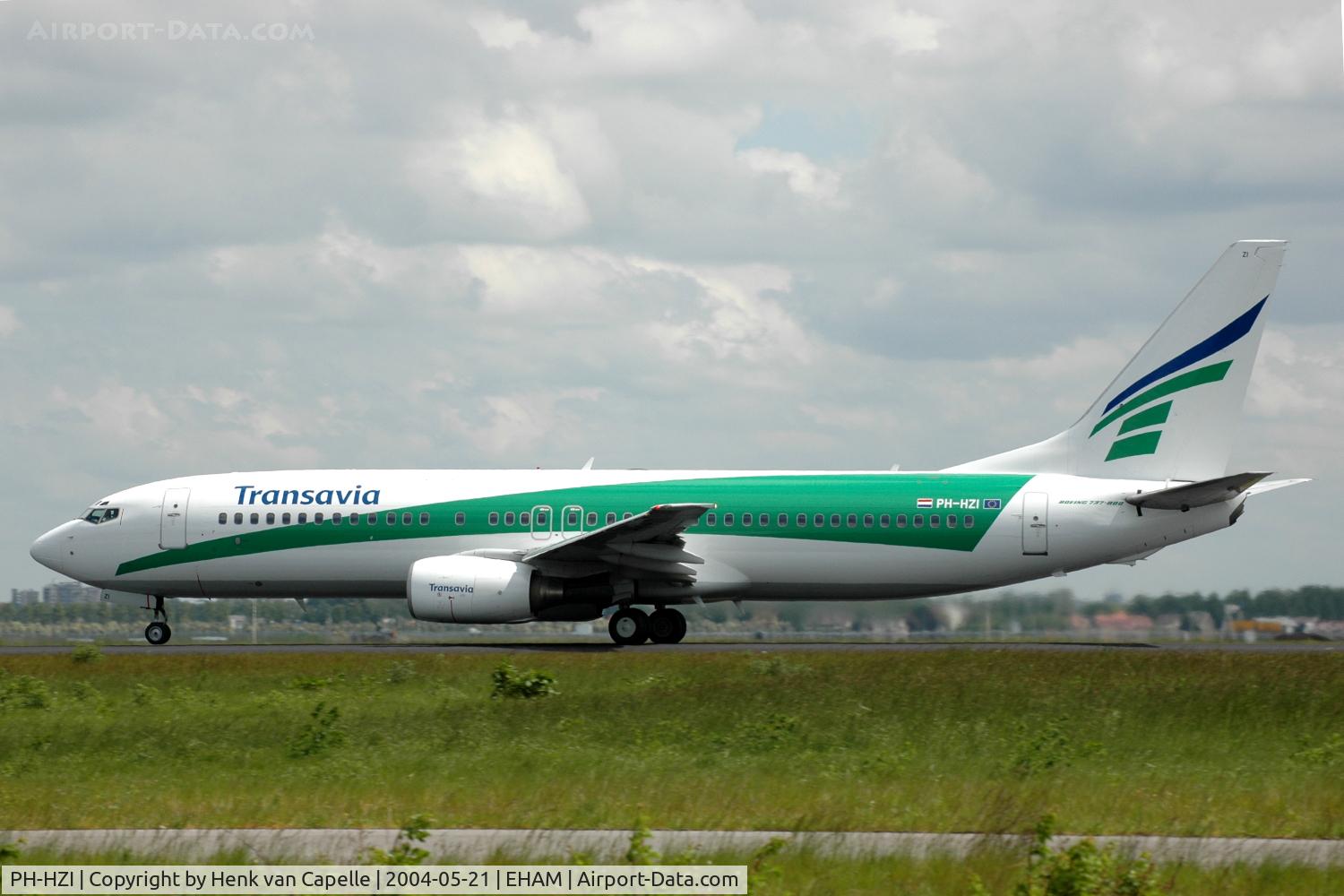 PH-HZI, 2000 Boeing 737-8K2 C/N 28380, Transavia Boeing 737-800 taking off from Schiphol airport, Amsterdam. It is still in an older colour scheme.