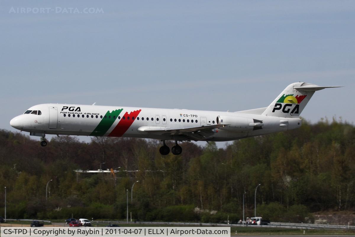 CS-TPD, 1991 Fokker 100 (F-28-0100) C/N 11317, Daily traffic at LUX