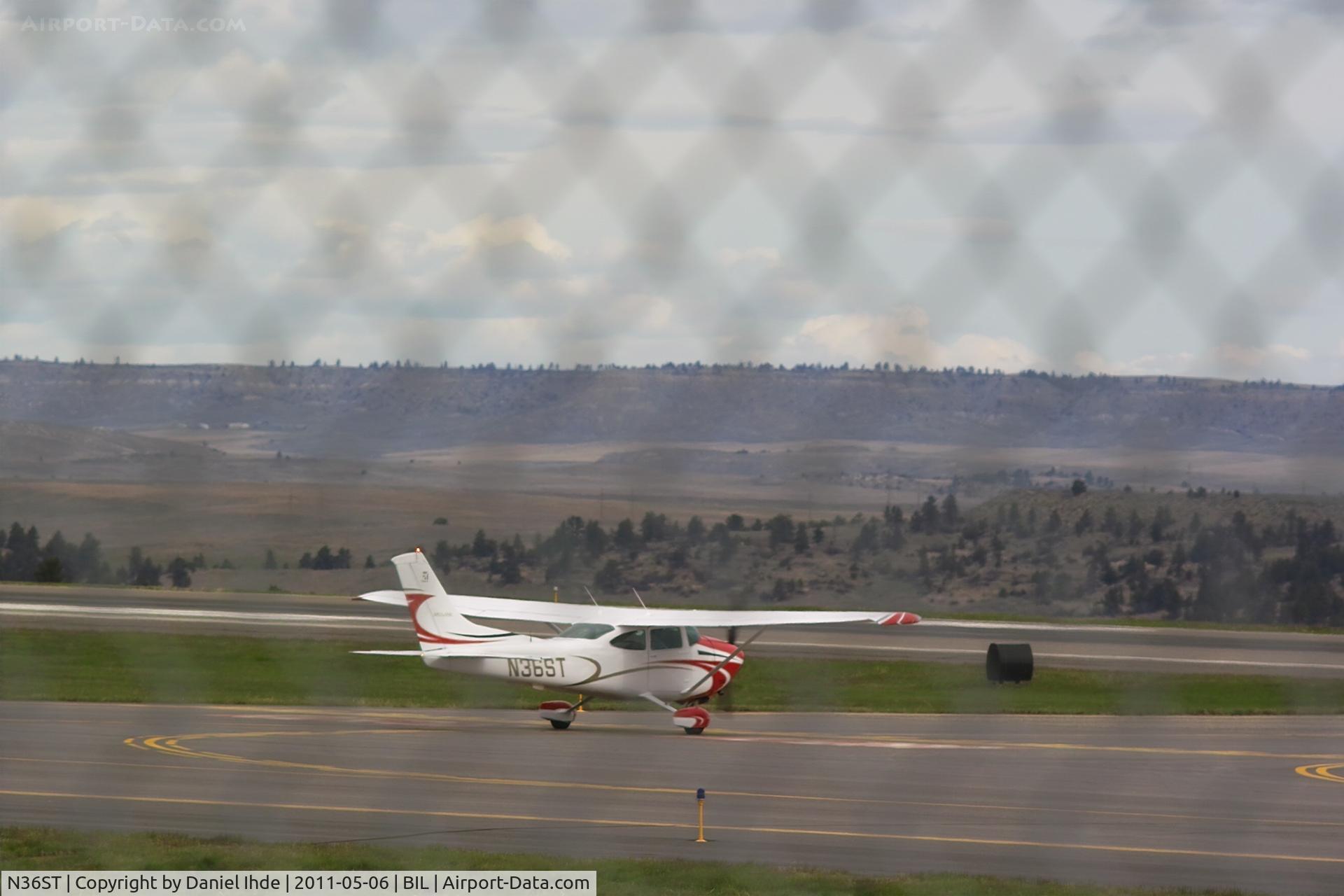 N36ST, Cessna 182 Skylane C/N 18267282, Cessna 182 @ BIL