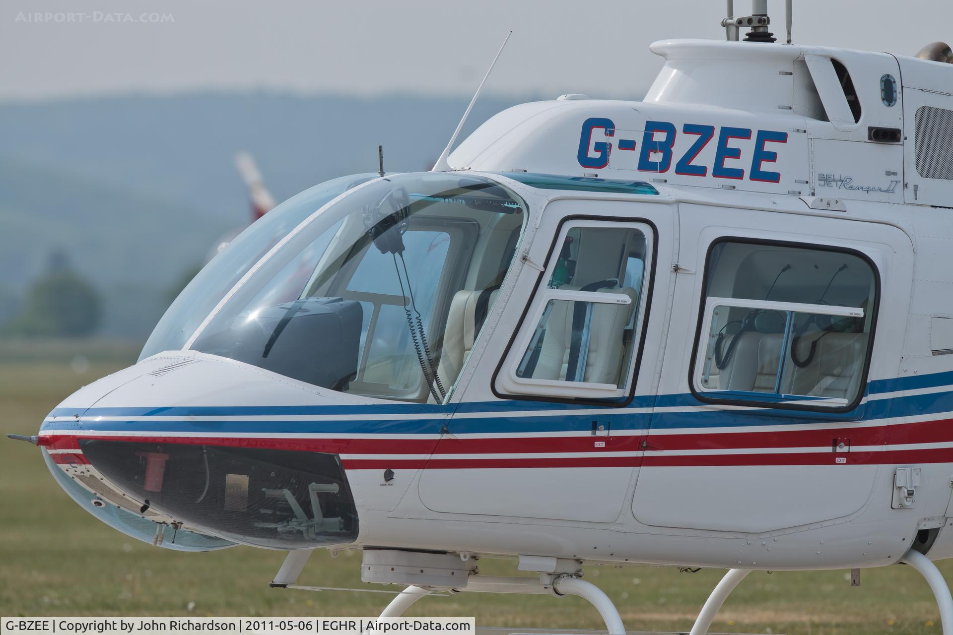 G-BZEE, 1978 Agusta AB-206B JetRanger II C/N 8554, Visiting