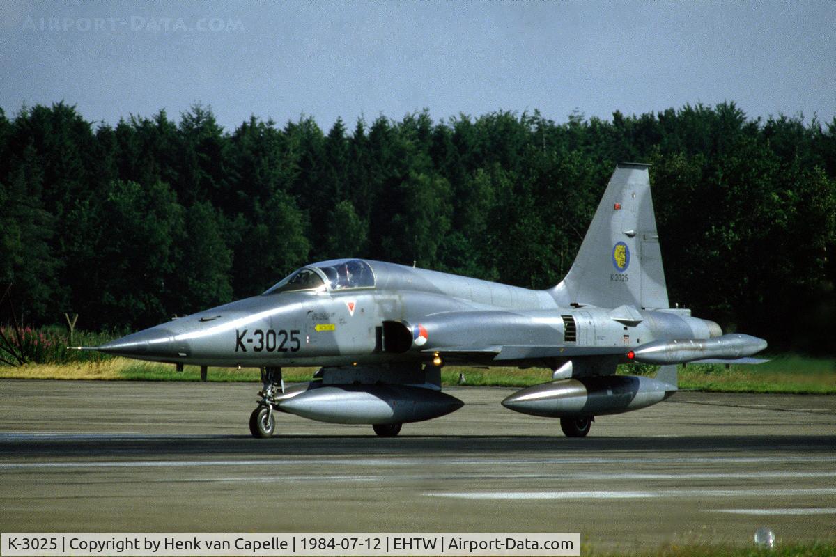 K-3025, 1970 Canadair NF-5A Freedom Fighter C/N 3025, A NF-5A fighter of 315 sqn of the Royal Netherlands Air Force at Twente air base. It has been repainted into a two-tone grey colour scheme.
