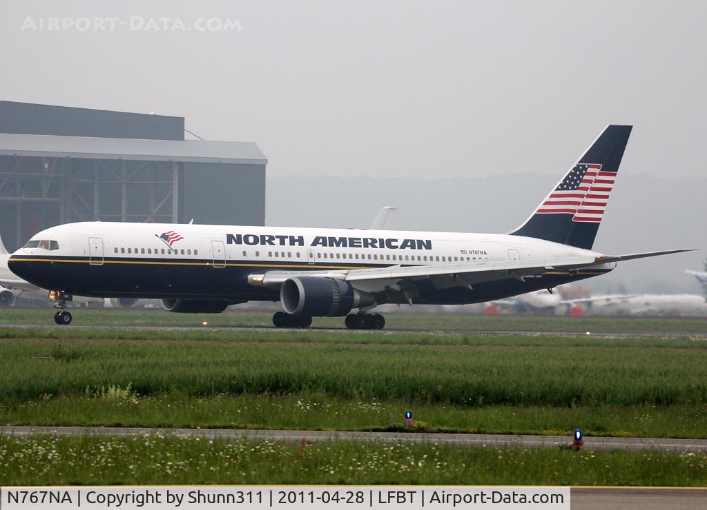 N767NA, 1996 Boeing 767-324 C/N 27569, Landing rwy 20