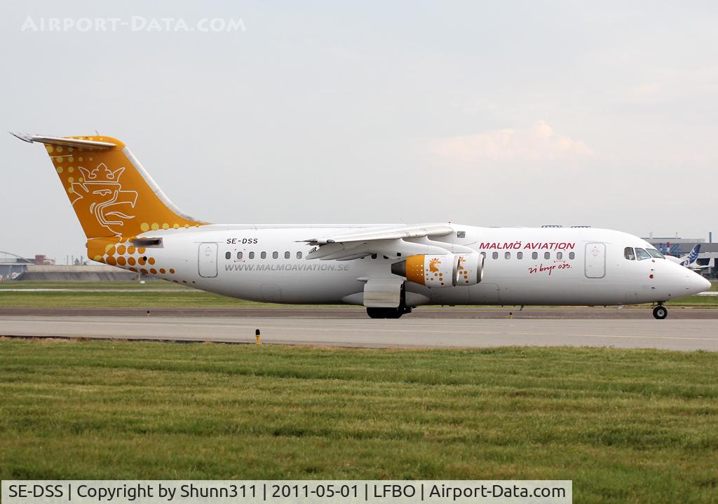 SE-DSS, 1994 British Aerospace Avro 146-RJ100 C/N E3245, Lining up rwy 14L for departure...