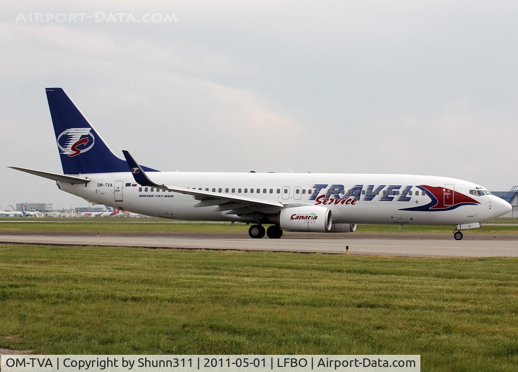 OM-TVA, 2001 Boeing 737-86N C/N 32243, Lining up rwy 14L for departure...