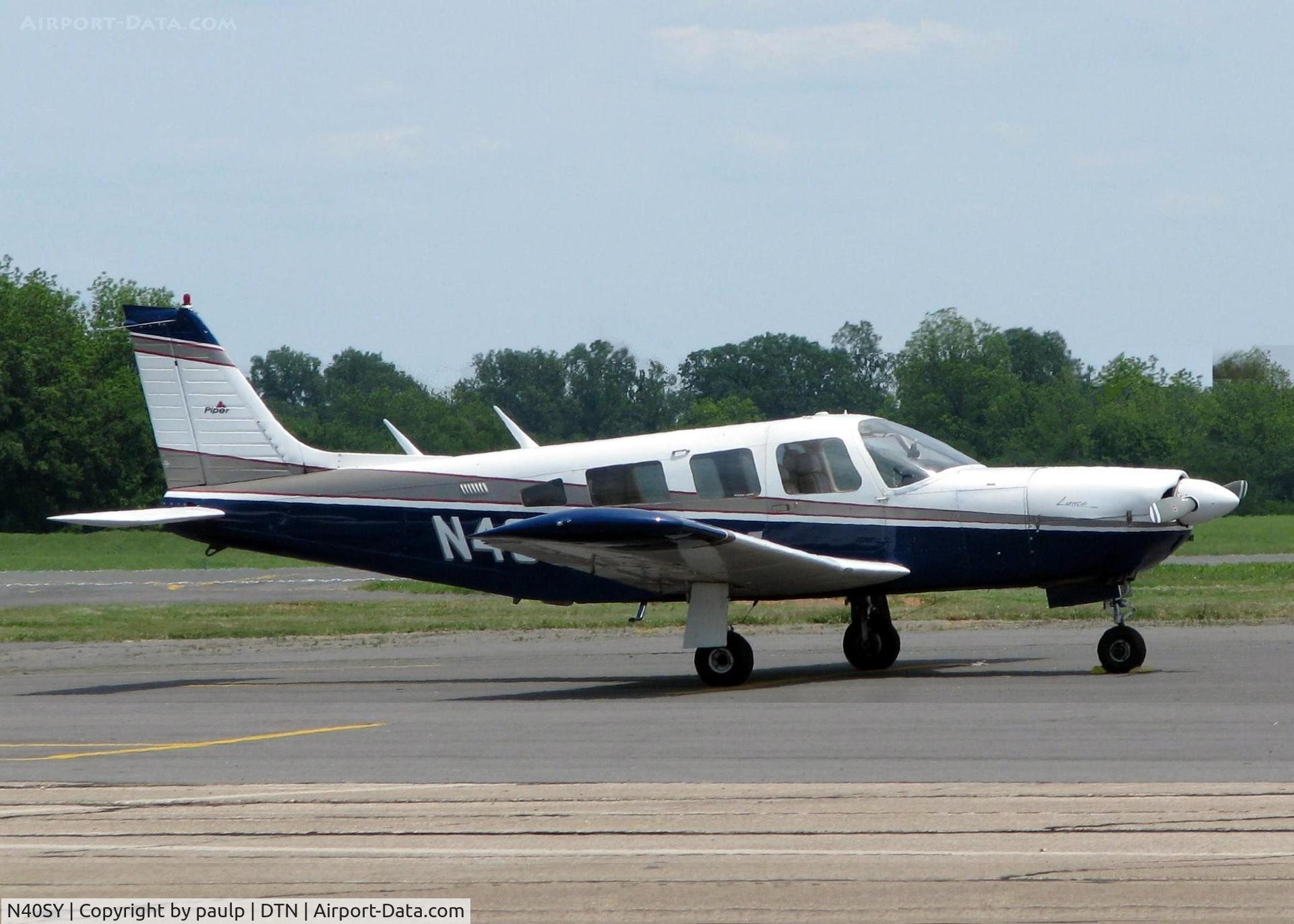 N40SY, 1976 Piper PA-32R-300 Cherokee Lance C/N 32R-7680271, At Downtown Shreveport.