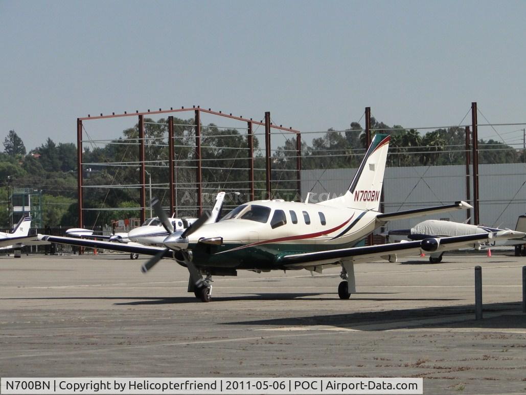 N700BN, 2001 Socata TBM-700 C/N 203, Taxiing from hanger to taxiway Sierra for runway 26L