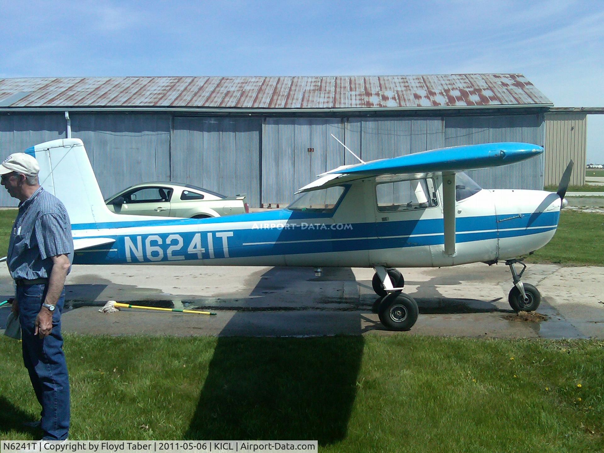 N6241T, 1964 Cessna 150E C/N 15060941, Getting a bath